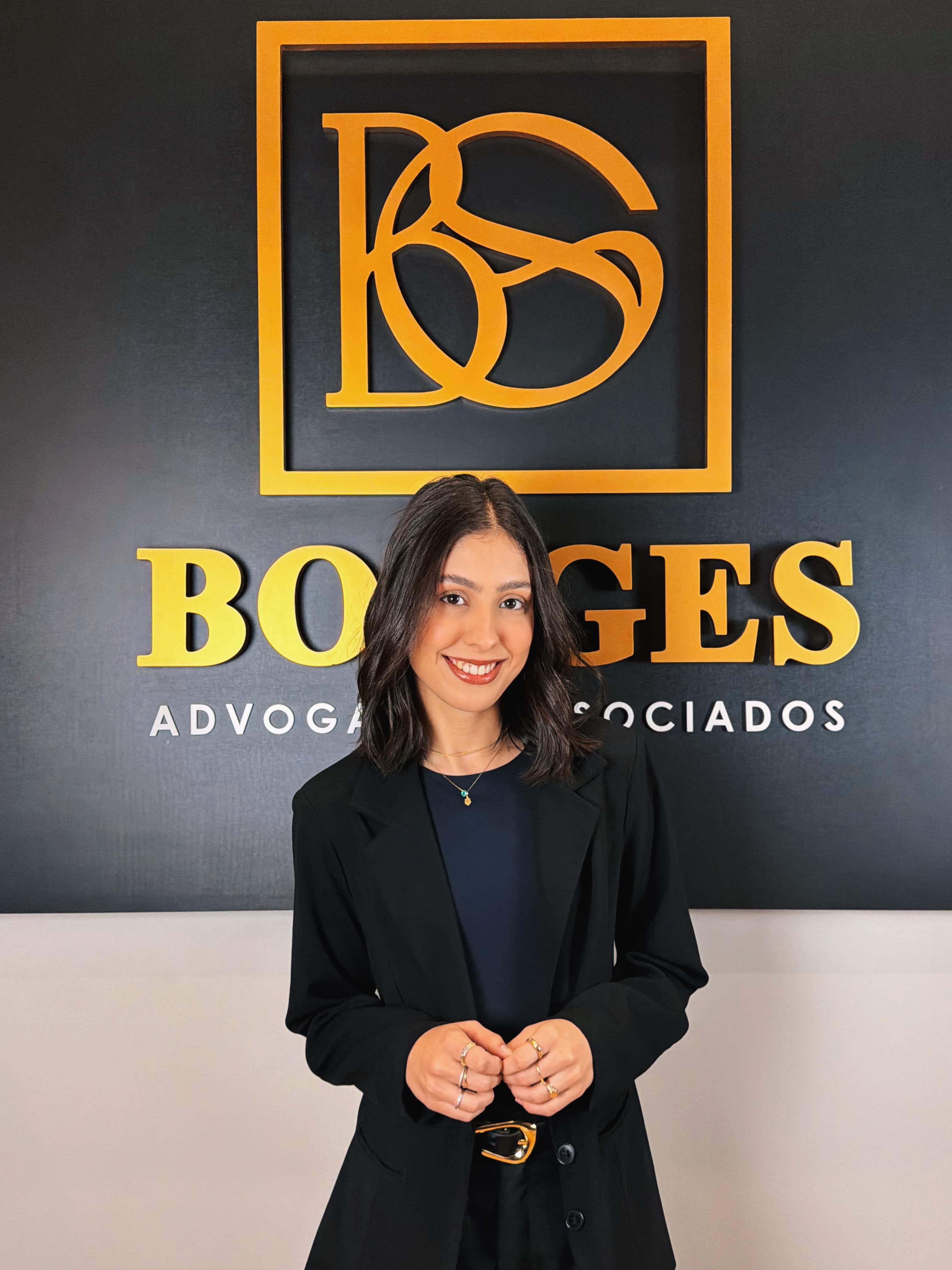 Poliana Vieira — Assistente de Controladoria